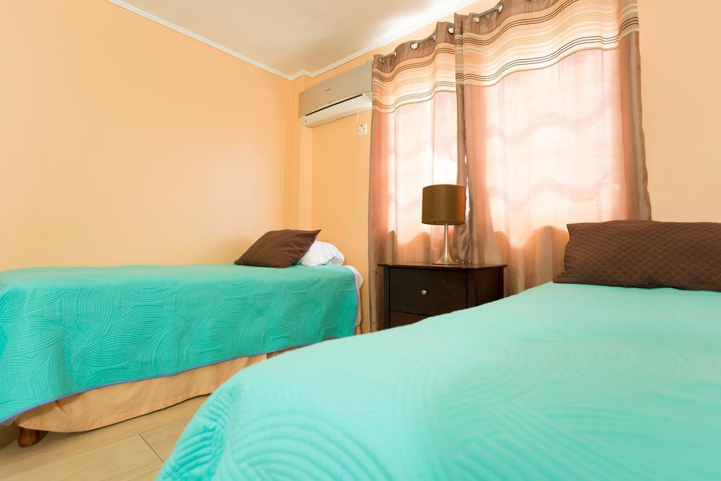 Cozy Accommodations - Dorchester City Line Kingston Exterior foto